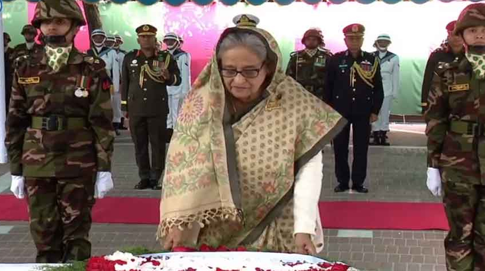 বঙ্গন্ধুর সমাধিতে প্রধানমন্ত্রী ও মন্ত্রিসভার শ্রদ্ধা নিবেদন