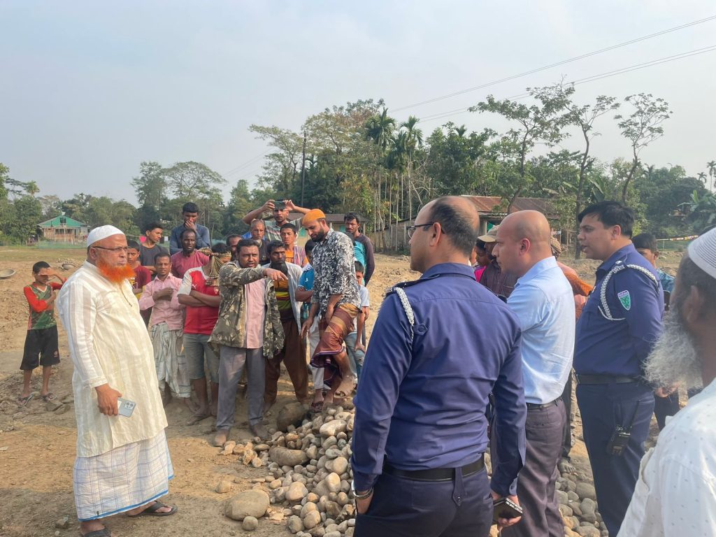 বিছনাকান্দিতে পাথর উত্তোলন বন্ধে অভিযান, এক লাখ টাকা জরিমানা