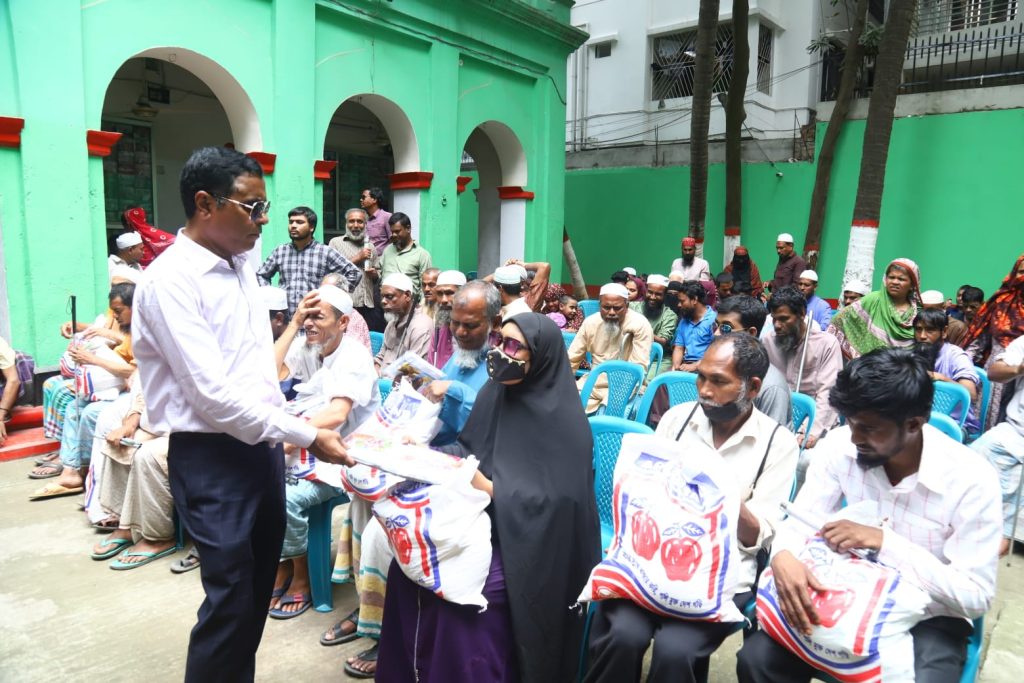 জাতীয় দৃষ্টি প্রতিবন্ধী সংস্থার উদ্যোগে ৫ শতাধিক দৃষ্টি প্রতিবন্ধী পরিবারের মাঝে ঈদ উপহার বিতরণ