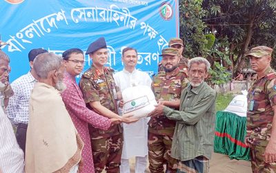 সেনাবাহিনী সুনামগঞ্জে ঘূর্ণিঝড়ে ক্ষতিগ্রস্তদের মাঝে ফ্রি মেডিকেল ক্যাম্প ও খাদ্যসামগ্রী বিতরণ