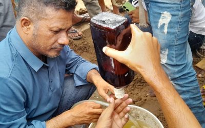 বিছনাকান্দিতে মাটির নিচ থেকে বের হচ্ছে গ্যাস নমুনা সংগ্রহ বাপেক্সের