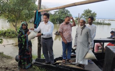 গোয়াইনঘাটে বন্যা দুর্গতদের মাঝে শুকনো খাদ্য বিতরণ