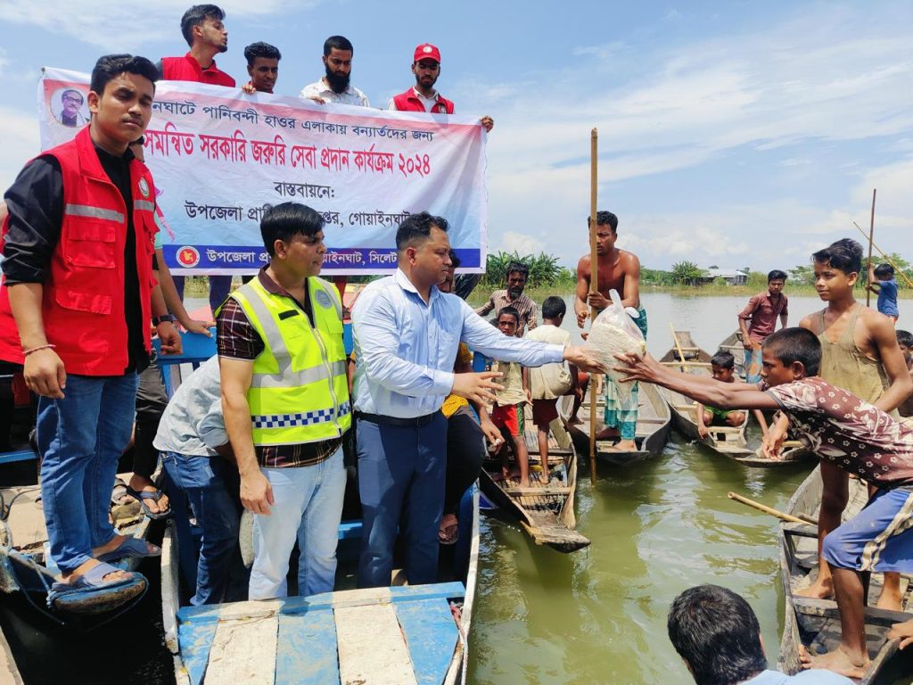 গোয়াইনঘাটে ৫শ বন্যার্ত পরিবার পেল “সমন্বিত সরকারি জরুরি সেবা”