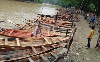 বেড়েছে নৌকার কদর” বৈরাগীতে জমজমাট নৌকার হাট