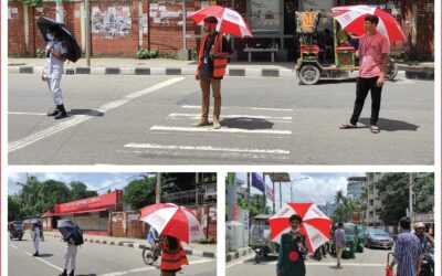 ট্রাফিক সেবায় নিয়োজিত শিক্ষার্থীদের ছাতা দিল বসুন্ধরা সিমেন্ট ও শুভসংঘ