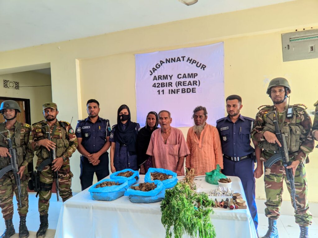 জগন্নাথপুরে যৌথ বাহিনীর অভিযানে ৩ মাদক ব্যবসায়ী আটক