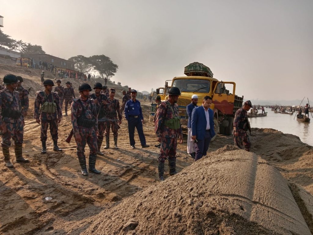 সীমান্তবর্তী জাফলংয়ে বালু পাথর লুটপাটে বহিরাগত শ্রমিকদের অবস্থান উদ্বেগজনক – ইউএনও