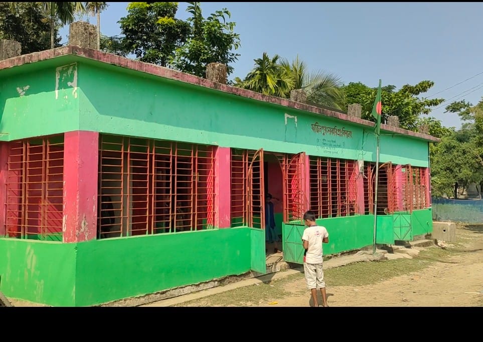 জামালগঞ্জে প্রধান শিক্ষকসহ দুই সহকারী শিক্ষকের বিরুদ্ধে লিখিত অভিযোগ