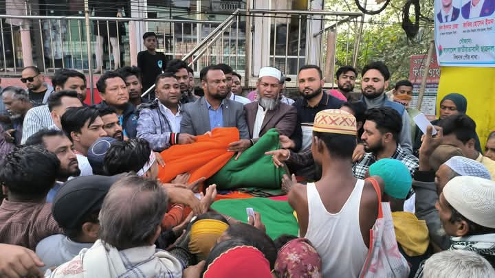 প্রতিষ্ঠাবার্ষিকীতে বিশ্বনাথ উপজেলা ছাত্রদলের শীতবস্ত্র বিতরণ