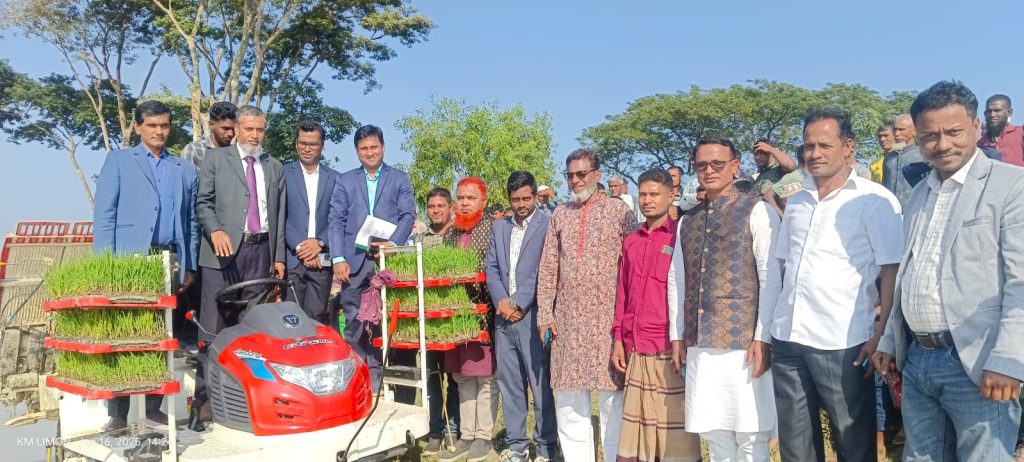গোয়াইনঘাটে সমলয় পদ্ধতিতে ধানের চারা রোপনের উদ্বোধন