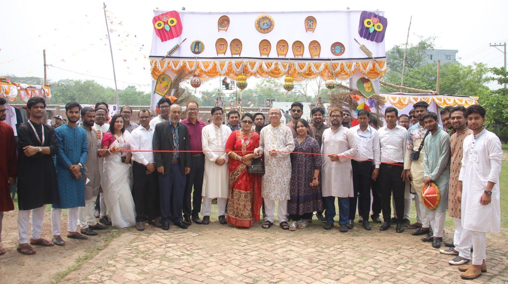 ইস্টার্ন ইউনিভার্সিটিতে “তারুণ্যের উৎসব ও বর্ষবরণ- ১৪৩২” এর রঙিন উদযাপন