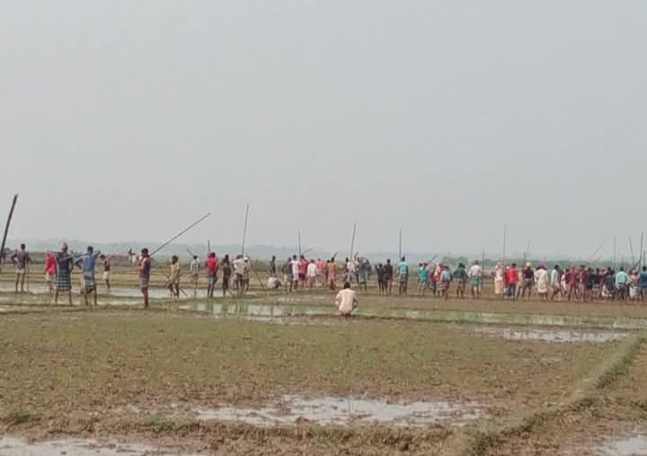 হাওরের সীমানা নিয়ে দুই গ্রামবাসীর মারামারির প্রস্তুতি