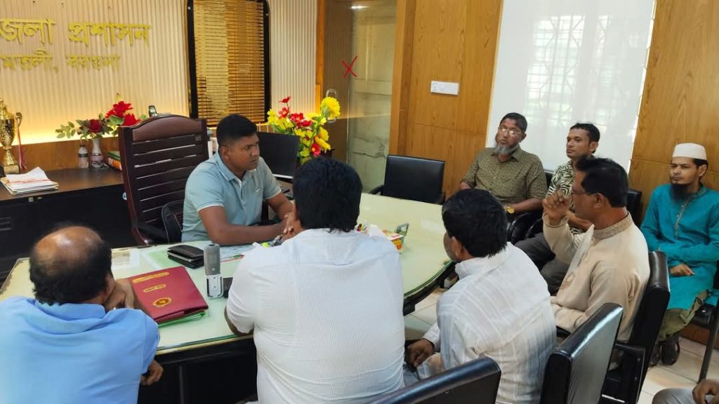 আমতলী নবনিযুক্ত উপজেলা নির্বাহী অফিসারের সাথে আমতলী প্রেসক্লাবের সাংবাদিকদের সৌজন্য সাক্ষাৎ