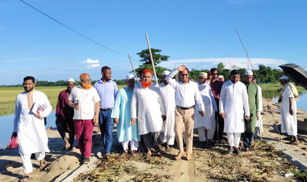 গোয়াইনঘাটের বিভিন্ন বেহাল সড়কের সংস্কার কাজের অগ্রগতি পরিদর্শনে জয়নাল আবেদীন