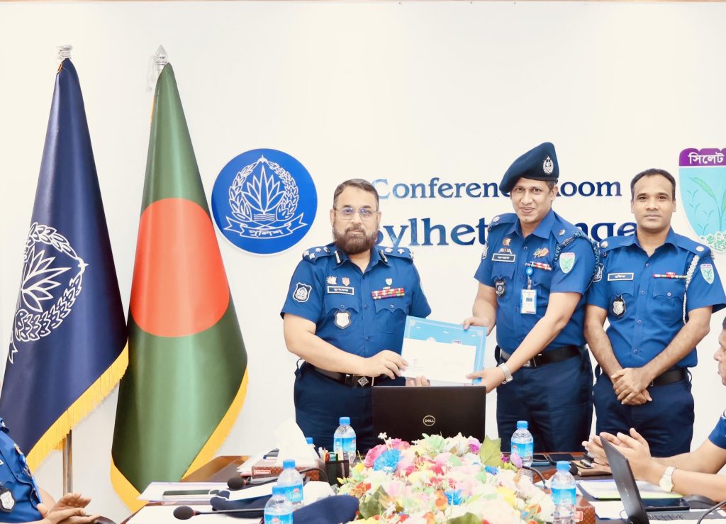 আইনশৃঙ্খলা রক্ষা ও অপরাধ নিয়ন্ত্রনে  সিলেট রেঞ্জের পুনরায় শ্রেষ্ট সার্কেল আশরাফুজ্জামান
