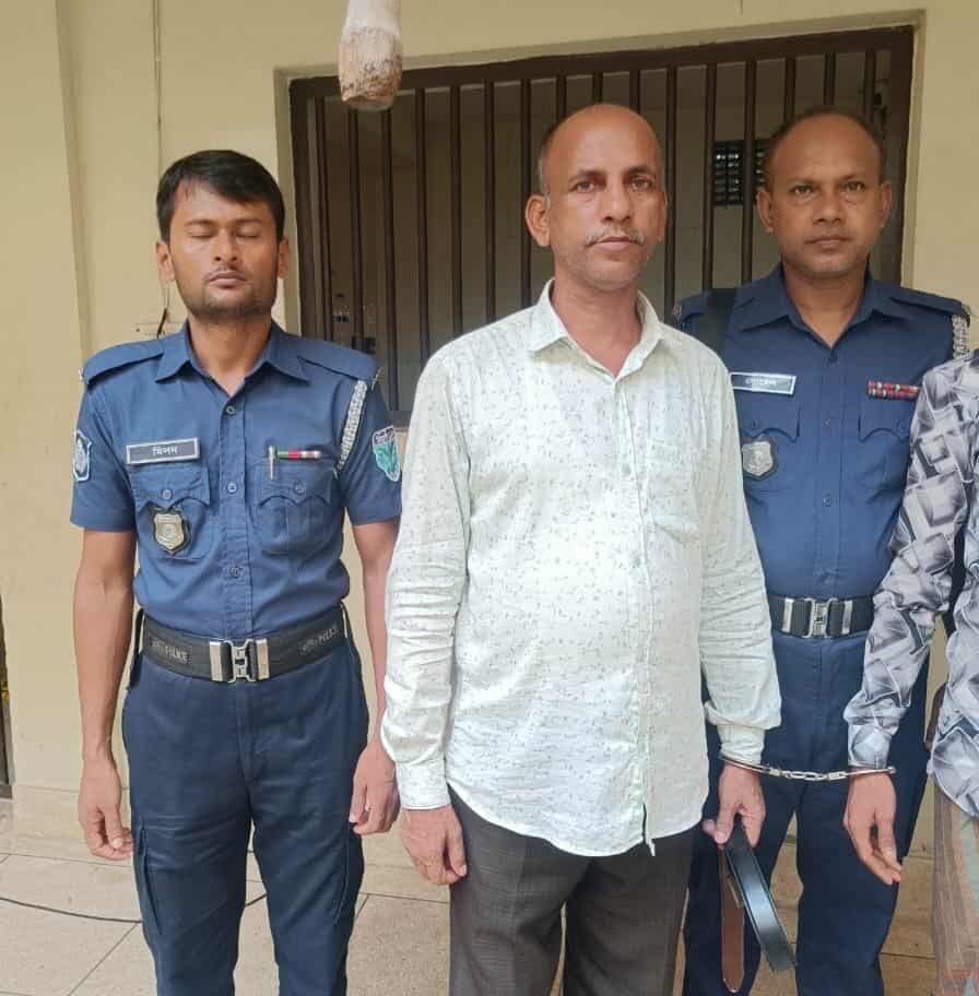 গোয়াইনঘাটে নৌপথে চাঁদাবাজির মামলায় সাবেক মেম্বার রিয়াজ উদ্দিন গ্রেফতার