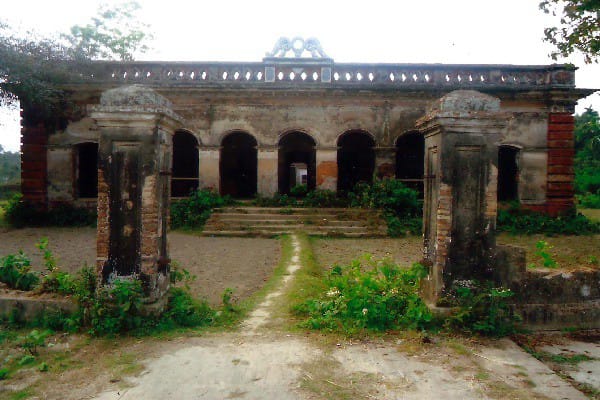 অযত্ন অবহেলায় জগন্নাথপুরের জমিদার বাড়ি