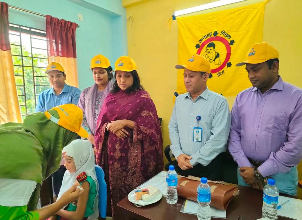 গাজীপুরে টাইফয়েড টিকাদান ক্যাম্পেইন ২০২৫ কর্মসূচির উদ্বোধন