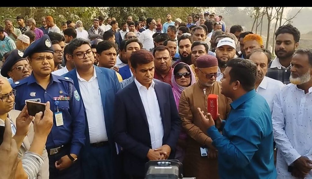 দিনাজপুরে ১২ কিঃ মিঃখাল খনন কর্মসূচিতে ৬ হাজার বিঘা কৃষি সেচ ব্যবস্থার উন্নয়নে হবে : পানিসম্পদ প্রতিমন্ত্রী ফরহাদ হোসেন আজাদ