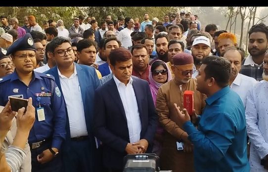 দিনাজপুরে ১২ কিঃ মিঃখাল খনন কর্মসূচিতে ৬ হাজার বিঘা কৃষি সেচ ব্যবস্থার উন্নয়নে হবে : পানিসম্পদ প্রতিমন্ত্রী ফরহাদ হোসেন আজাদ