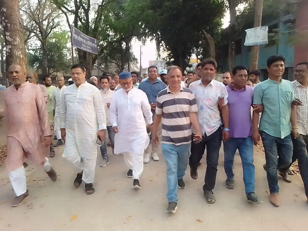 কাহারোলে প্রধানমন্ত্রী তারেক রহমানের আগমনে বিএনপি’র শুভেচ্ছা মিছিল