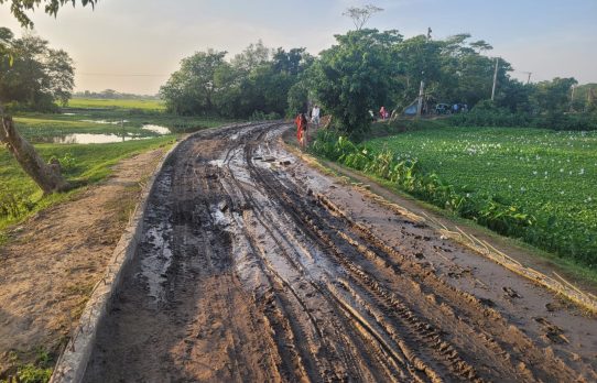 শান্তিগঞ্জে ২০ হাজার মানুষের দুর্ভোগ লাগবে ইউএনও’র উদ্যোগ