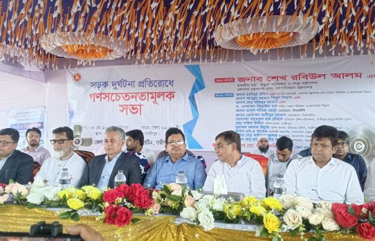ঈদ যাত্রা নির্বিঘ্ন করার জন্য চালক-মালিক ও পুলিশের যৌথভাবে কাজ করতে হবে : শেখ রবিউল আলম