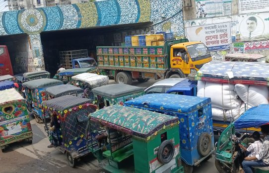 কালিয়াকৈর বাইপাস এখন গলার ফাঁস, আন্ডারপাসে যানজটে যাত্রীদের চরম দুর্ভোগ