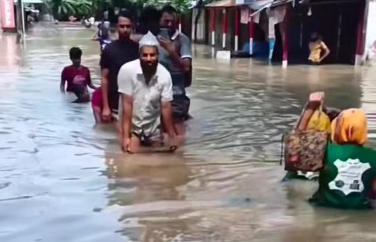 কালিয়াকৈরে টানা বৃষ্টিতে জলবদ্ধতায় দুদিন যাবত অর্ধশতাধিক কারখানা বন্ধ