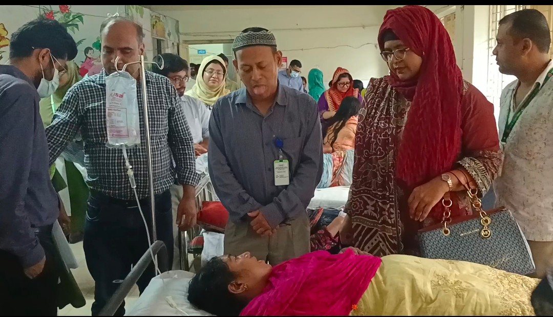 কালিয়াকৈরে পোশাক কারখানায় পানি পান করে দুশতাধিক শ্রমিক অসুস্থ : শিল্পাঞ্চল এলাকায় আতঙ্ক