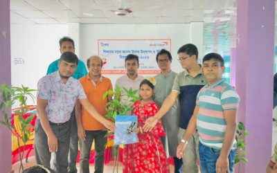 আমতলীতে ওয়ার্ল্ড ভিশনের উদ্যোগে আট হাজার ফলজ গাছের চারা বিতরণ