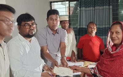 কালিয়াকৈরে জেলা পরিষদের পক্ষ থেকে হতদরিদ্রদের মাঝে ৯ লক্ষ টাকার চেক বিতরণ 