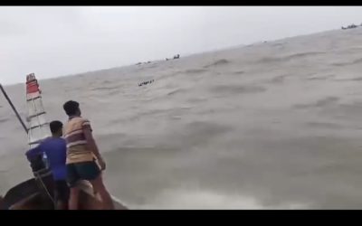তালতলীতে ইলিশ শিকার করতে গিয়ে দুই ট্রলার ডুবি। ১৬ জেলে উদ্ধার, দুই জেলে নিখোজ।