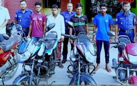 কাহারোলে চোরাই মোটরসাইকেলসহ ৪ যুবক আটক