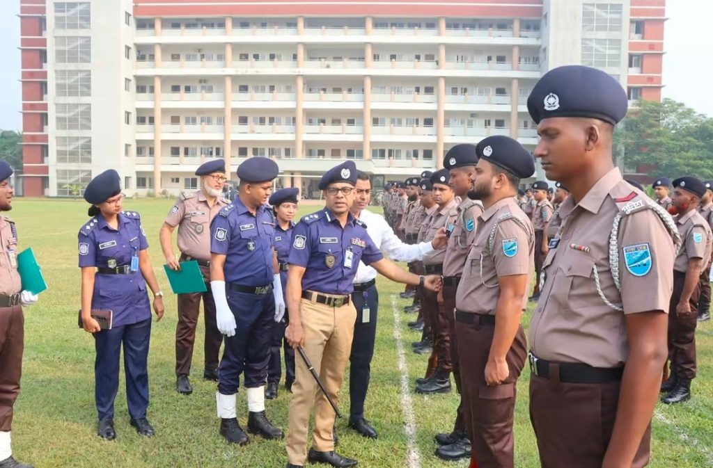 গাজীপুর পুলিশ লাইন্স প্যারেড গ্রাউন্ডে মাস্টার প্যারেড অনুষ্ঠিত