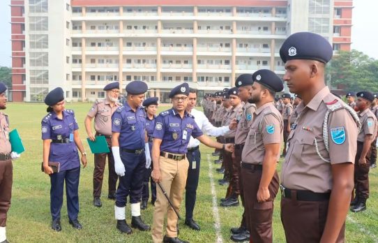 গাজীপুর পুলিশ লাইন্স প্যারেড গ্রাউন্ডে মাস্টার প্যারেড অনুষ্ঠিত