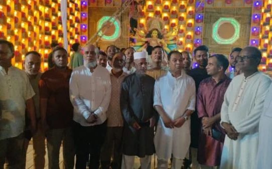 নির্ভয়ে উৎসব পালন করুন : জগন্নাথপুরে বিভিন্ন পুজামণ্ডপ পরিদর্শনকালে এমপি কয়ছর আহমদ