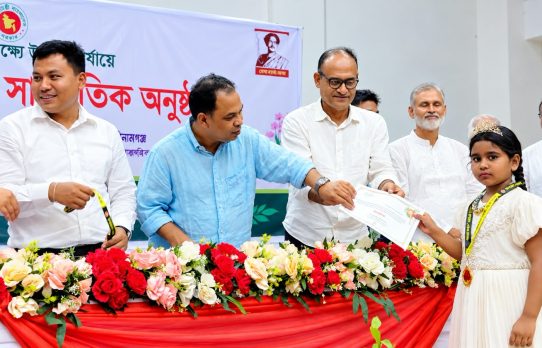 শান্তিগঞ্জে নজরুল বর্ষের চিত্রাঙ্কন প্রতিযোগিতায় প্রথম সাংবাদিক-কন্যা নাফিসা