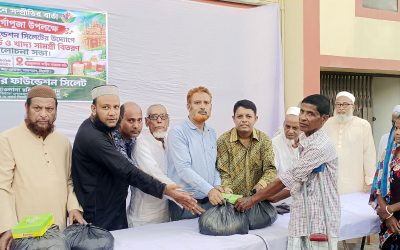 সিলেটে শারদীয় দুর্গাপূজা উপলক্ষে তালুকদার ফাউন্ডেশনের উদ্যোগে কার্ড ও খাদ্যসামগ্রী বিতরণ